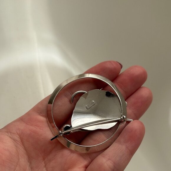 Bond Boyd Sterling Signed Circular Elegant Sterling Silver Leaf Design Brooch - Picture 6 of 7